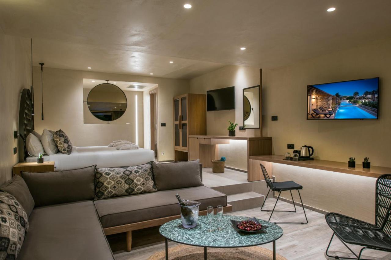 Petousis Hotel and Suites | woonkamer